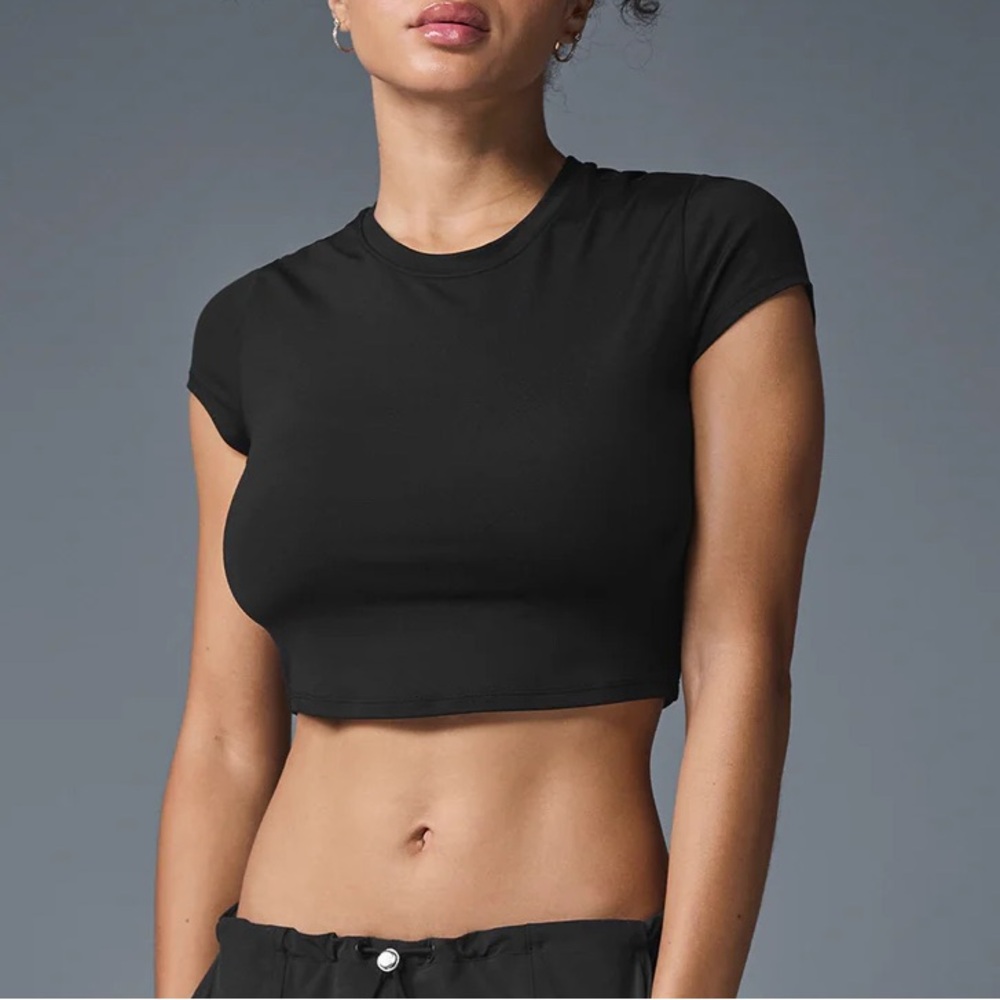 Alo Yoga - Alosoft Crop Finesse Short Sleeve - Black - XS